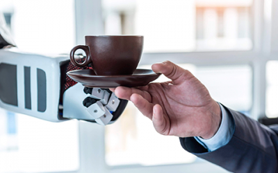 O café servido por robôs