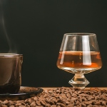 Beber café realmente reduz o efeito do álcool?